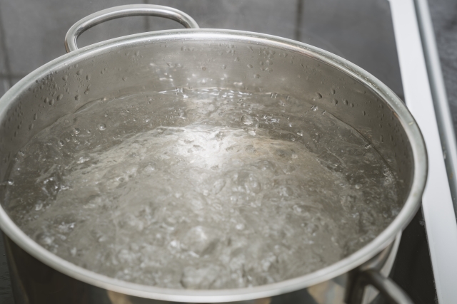 白湯の正しい作り方とは?簡単で効果的な方法と飲むタイミングを徹底解説 - ウォーターサーバー比較ガイド